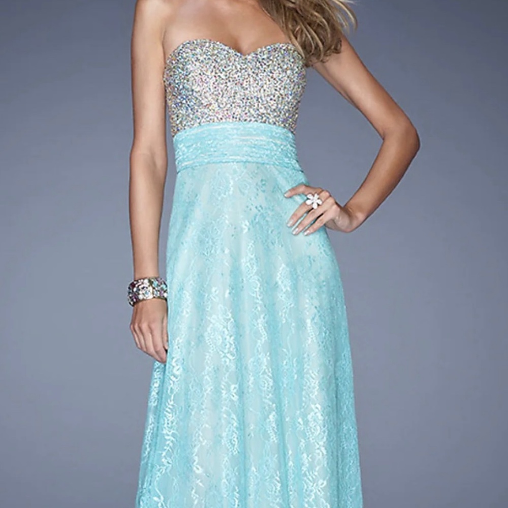 Absolutely gorgeous designer dress